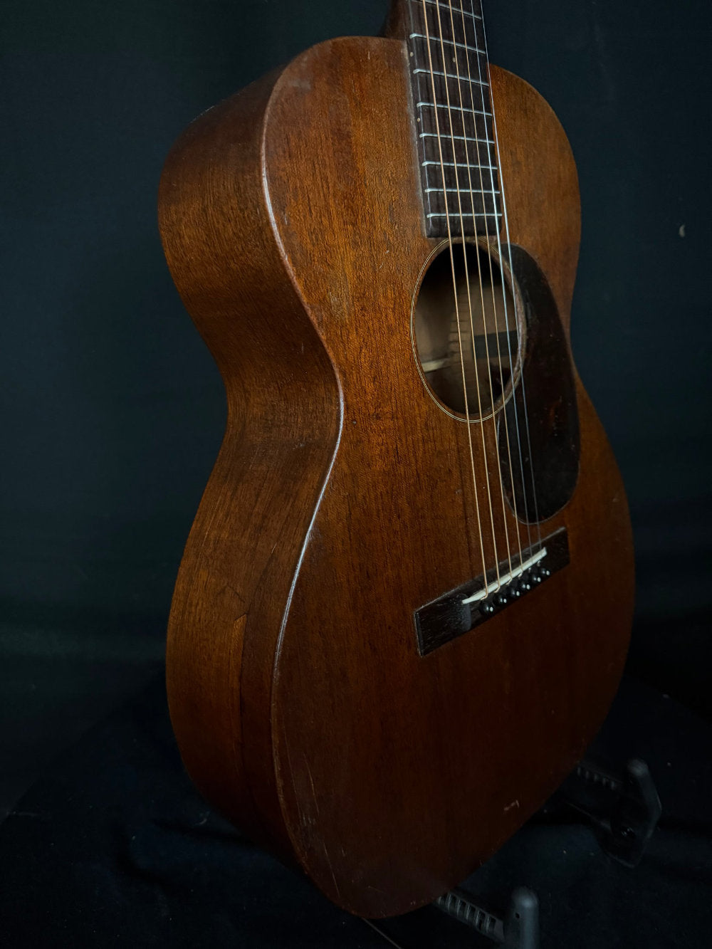 1934 Martin 0-17 guitar side profile