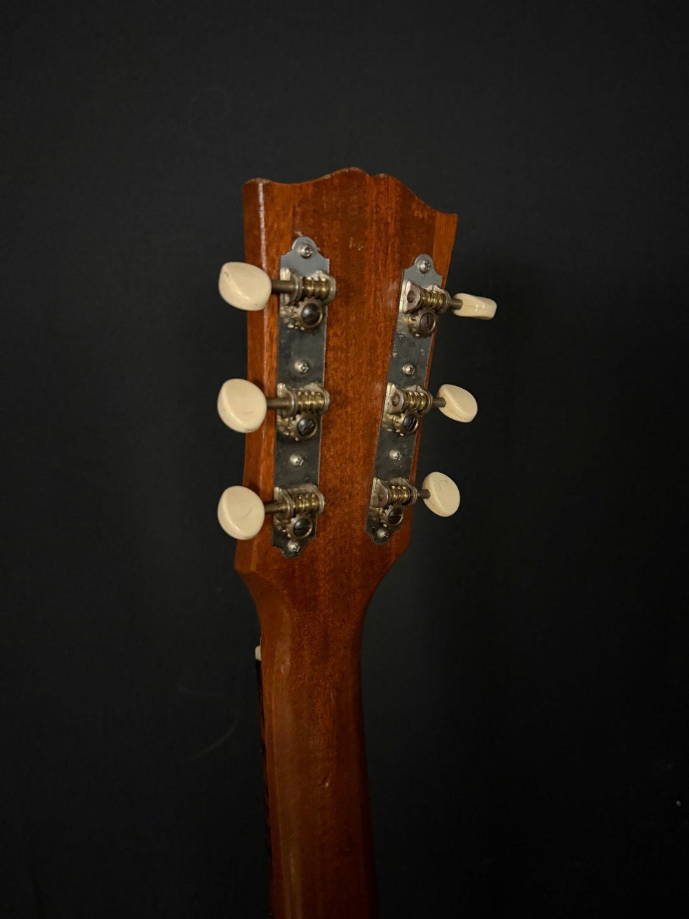 1964 Gibson LG-0 guitar tuners