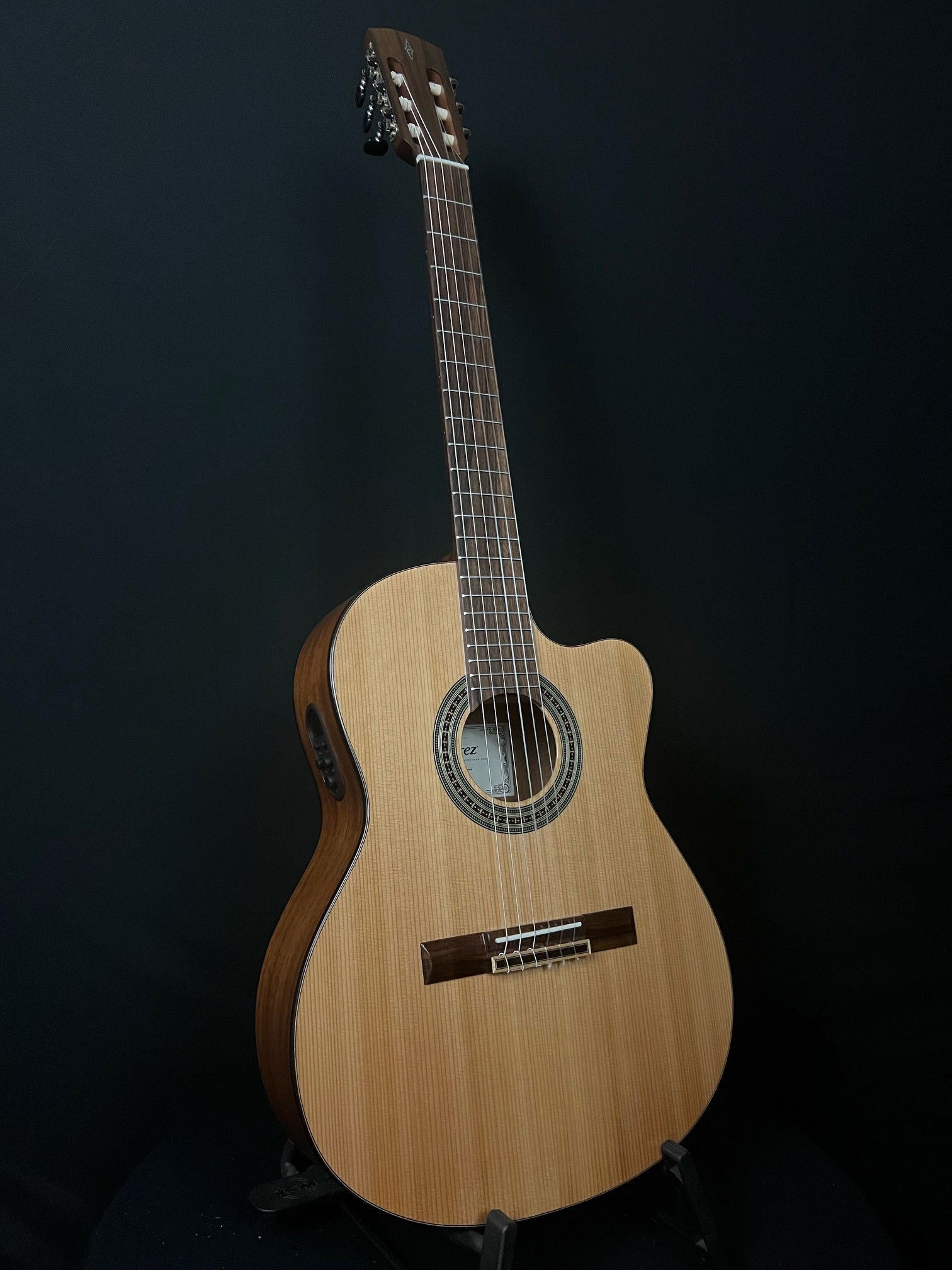 Alvarez AC65HCE Hybrid Classical - Acoustic Corner