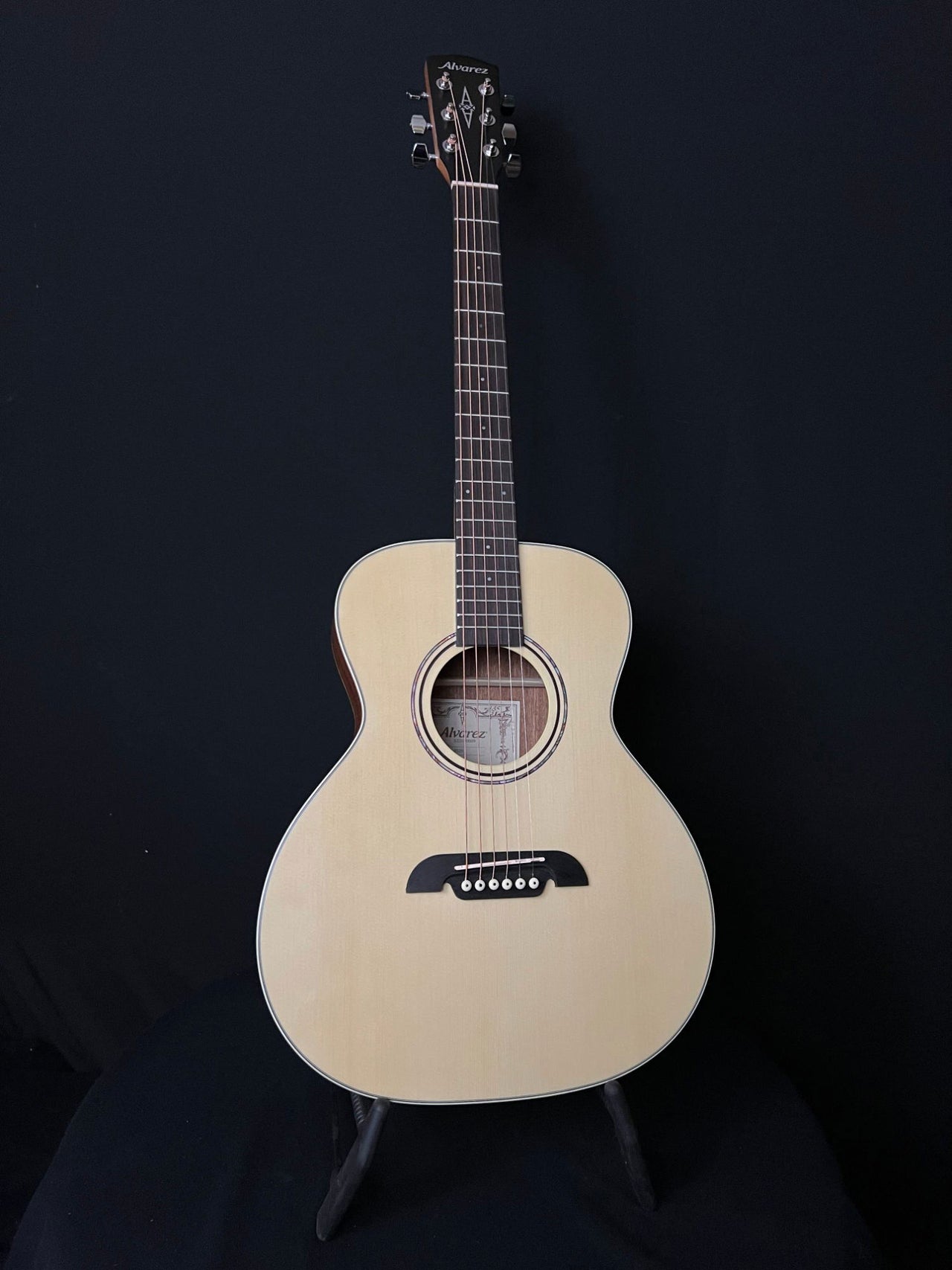 Alvarez RS26 - Acoustic Corner