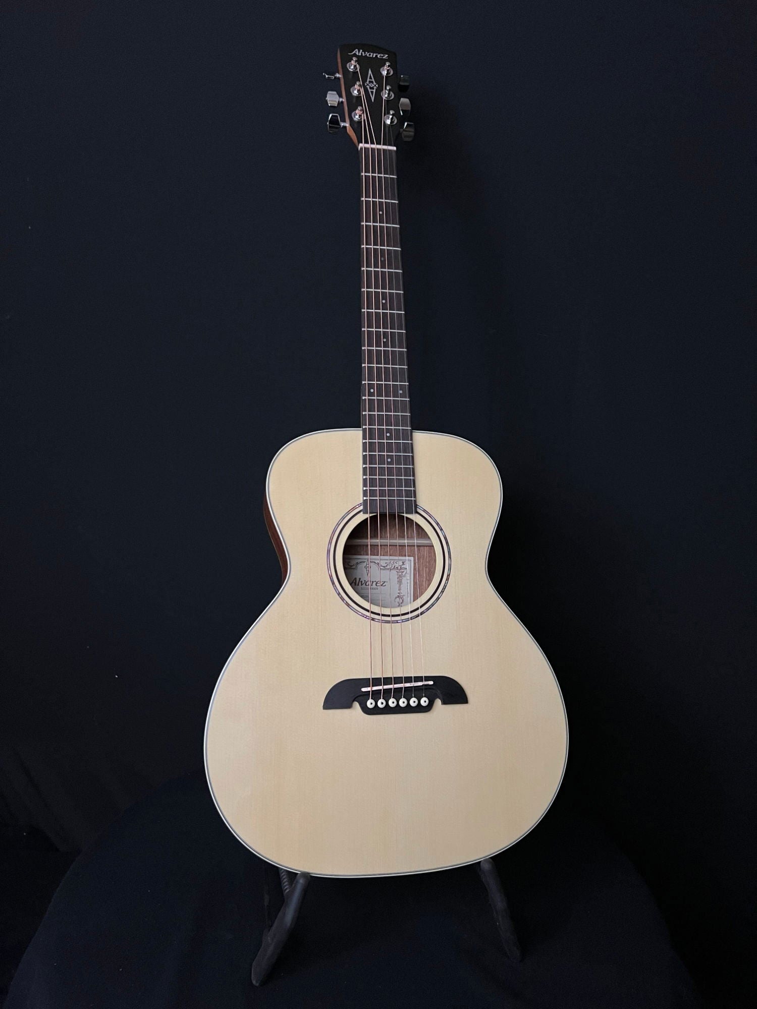 Alvarez RS26 - Acoustic Corner