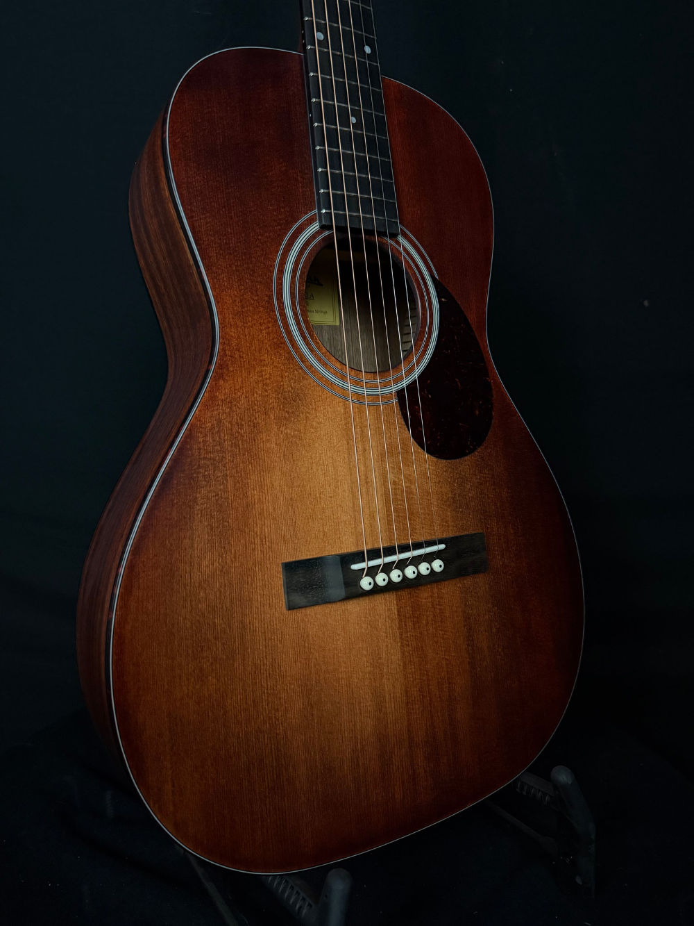 Eastman E1-P-CLA Parlor guitar body