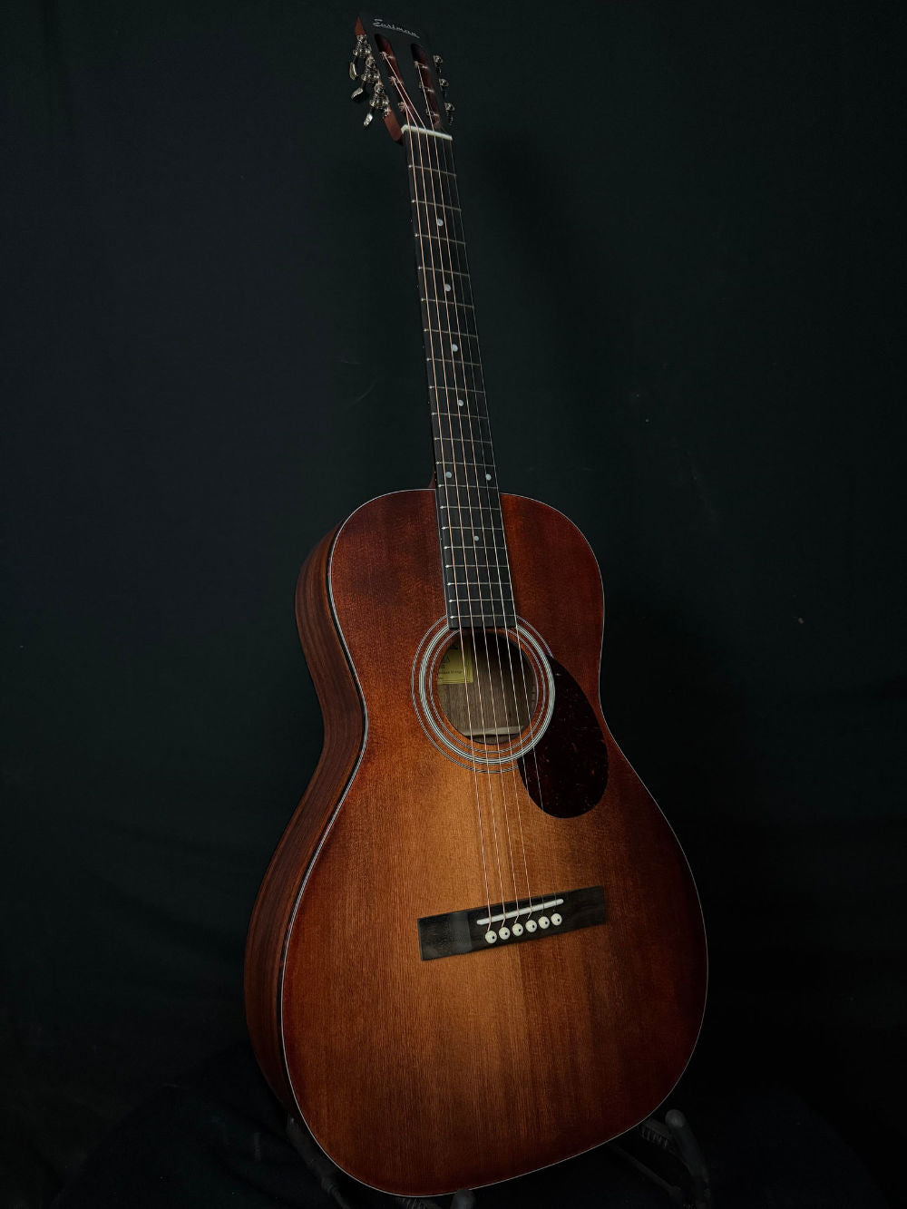 Eastman E1-P-CLA Parlor guitar body