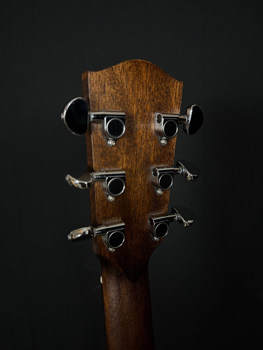 Eastman PCH2-OM acoustic guitar tuners