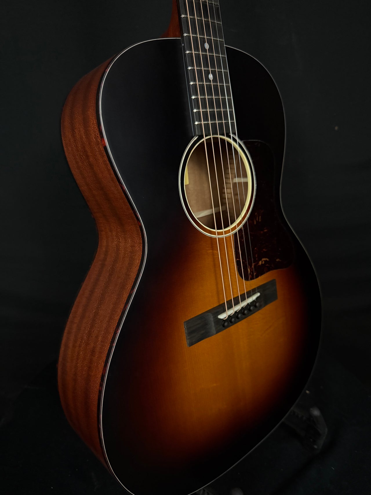 Eastman E1OOSS-SB Acoustic Guitar