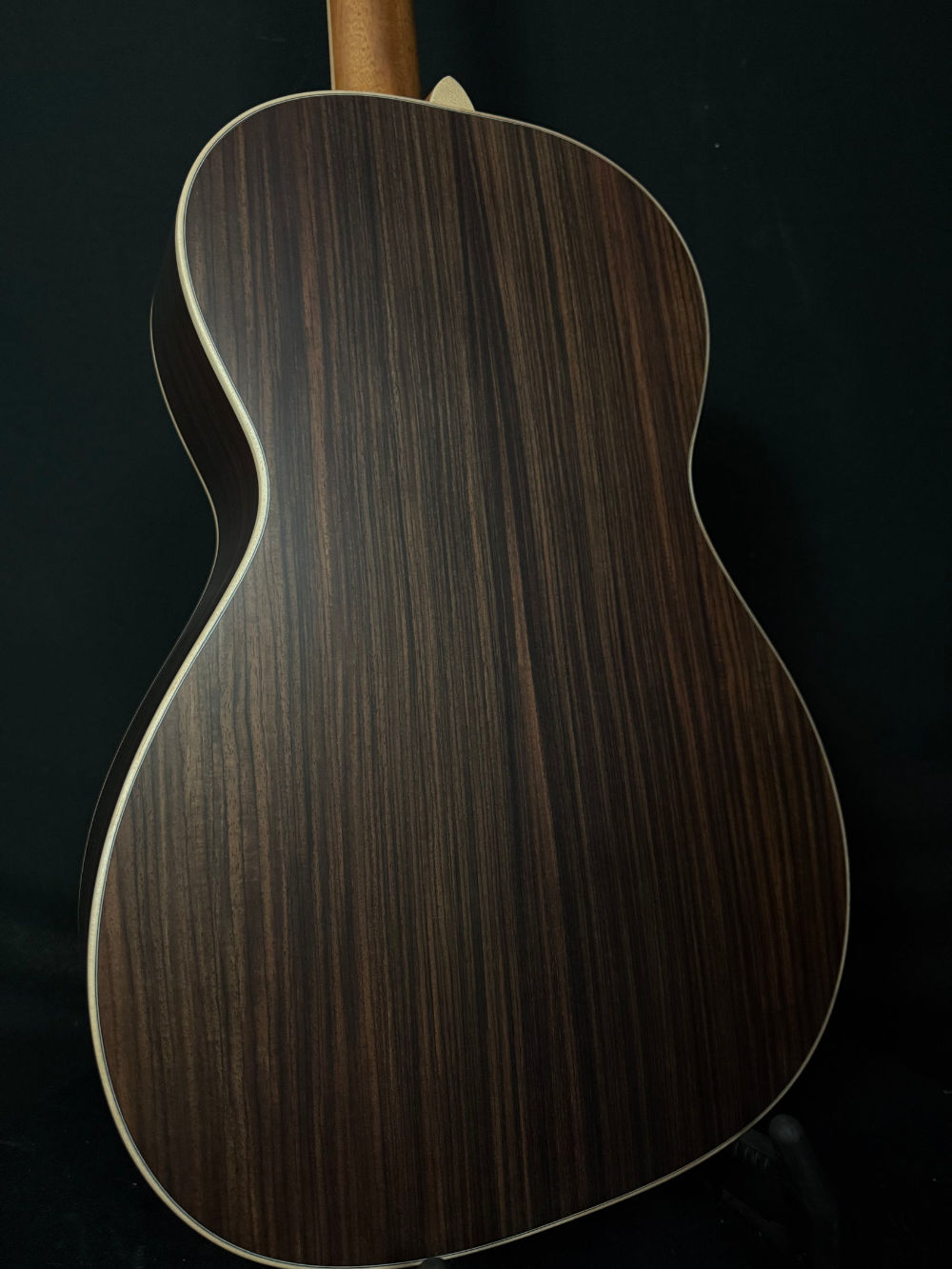 Larrivée 00-40R acoustic guitar Indian rosewood back panel