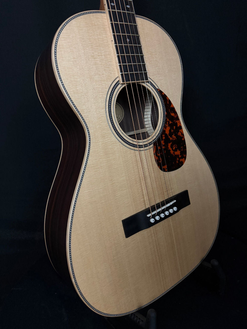 Larrivée 00-40R acoustic guitar herringbone binding