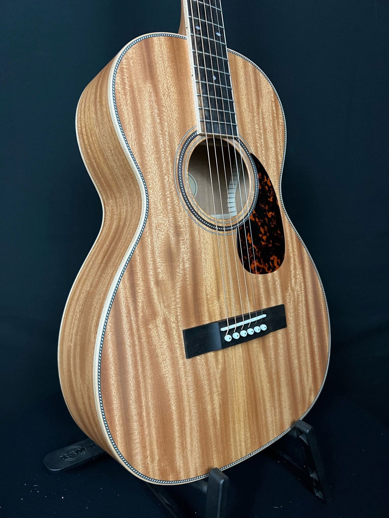 Larrivée 00-40 All Mahogany - Acoustic Corner