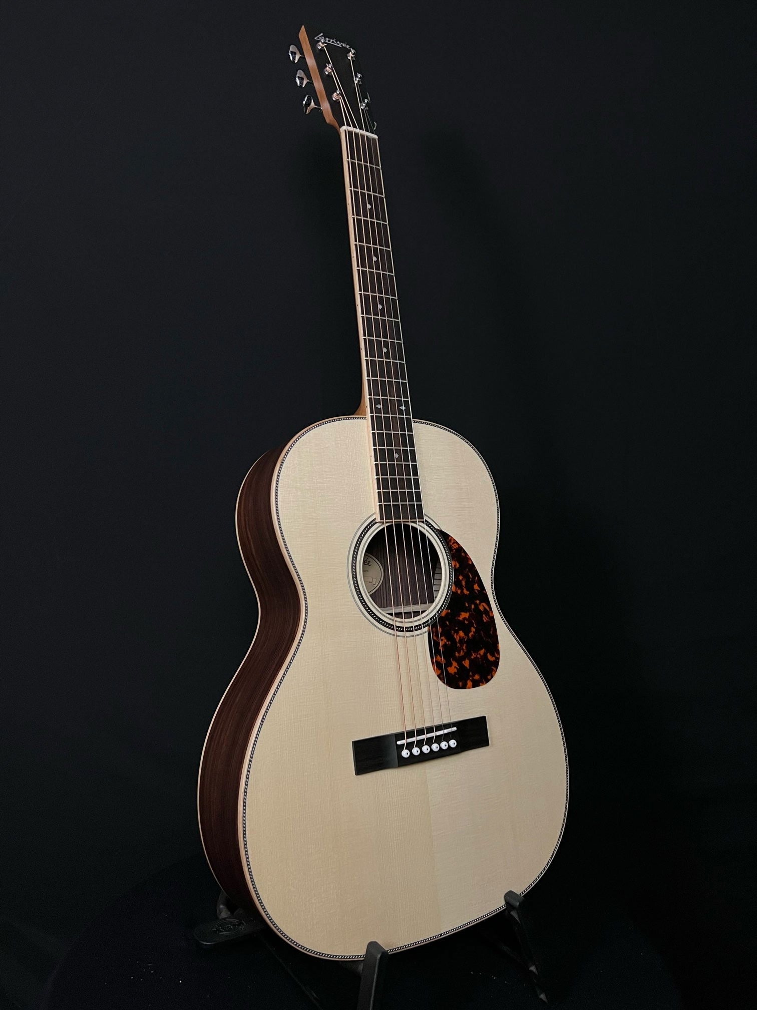 Larrivee 00040R Moon Spruce - Acoustic Corner