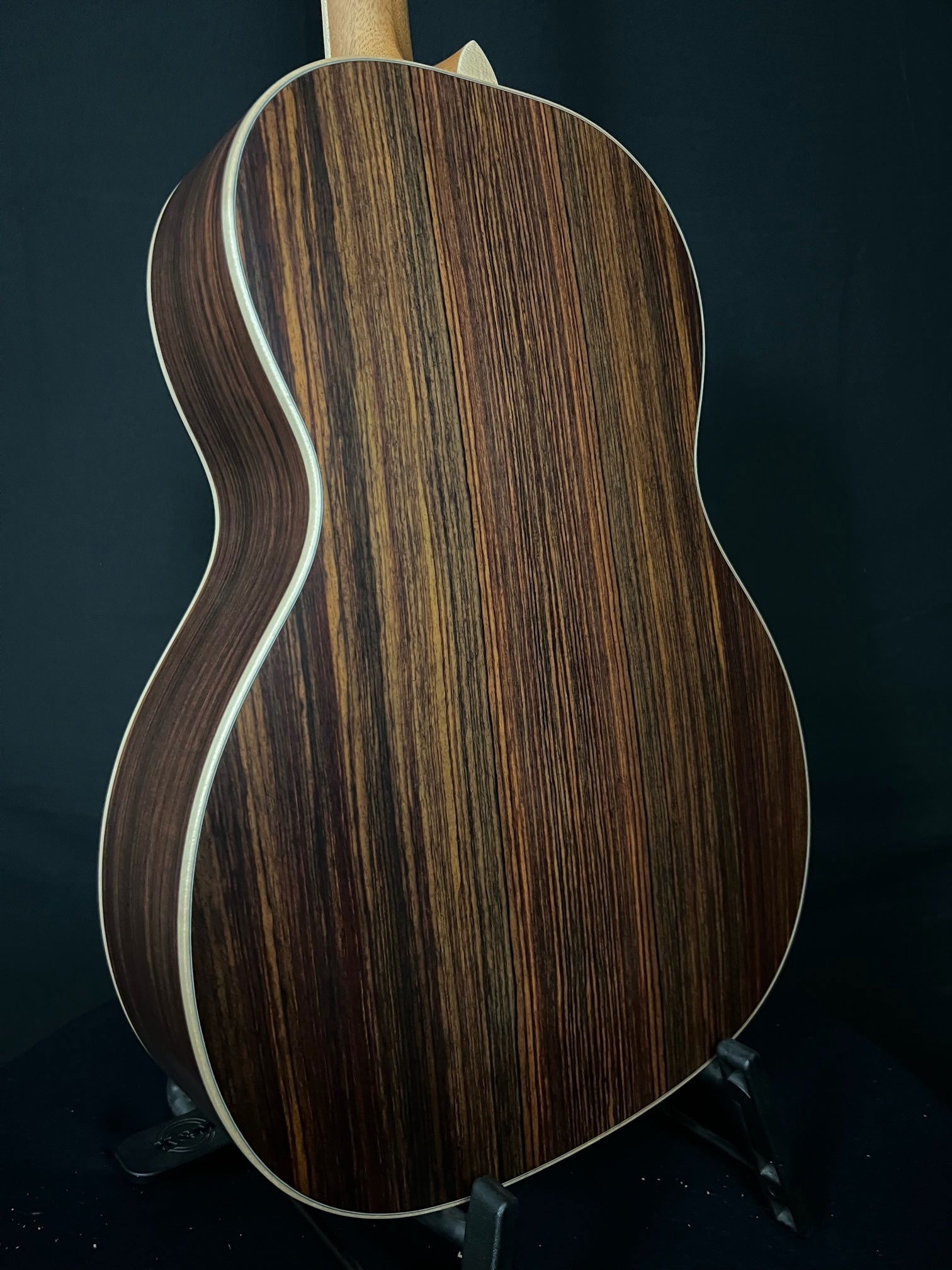 Larrivee 00040R Moon Spruce - Acoustic Corner