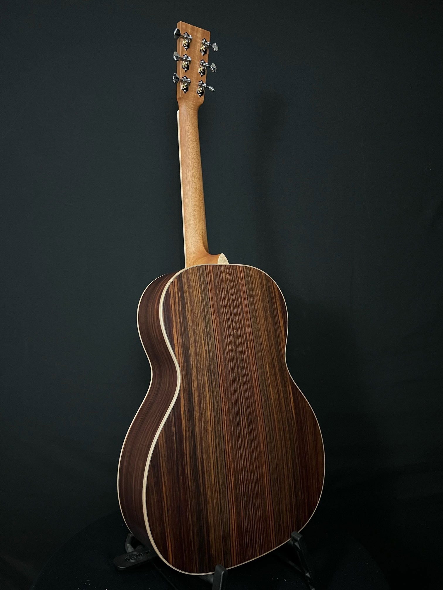 Larrivee 00040R Moon Spruce - Acoustic Corner