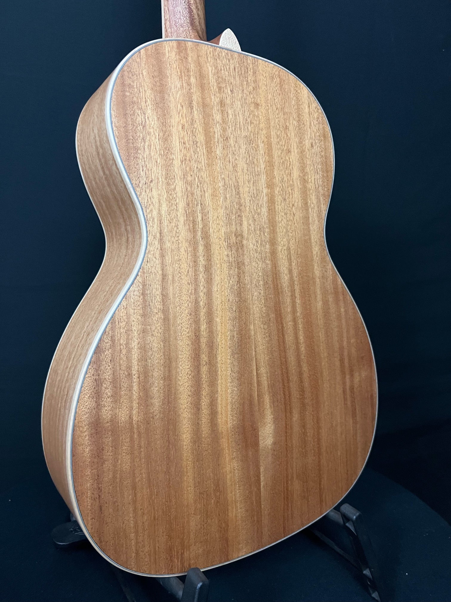 Larrivee 0040 - Acoustic Corner