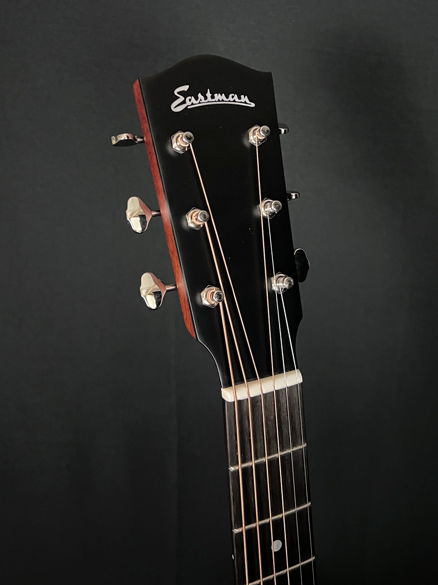 Eastman E1SS sunburst acoustic guitar headstock