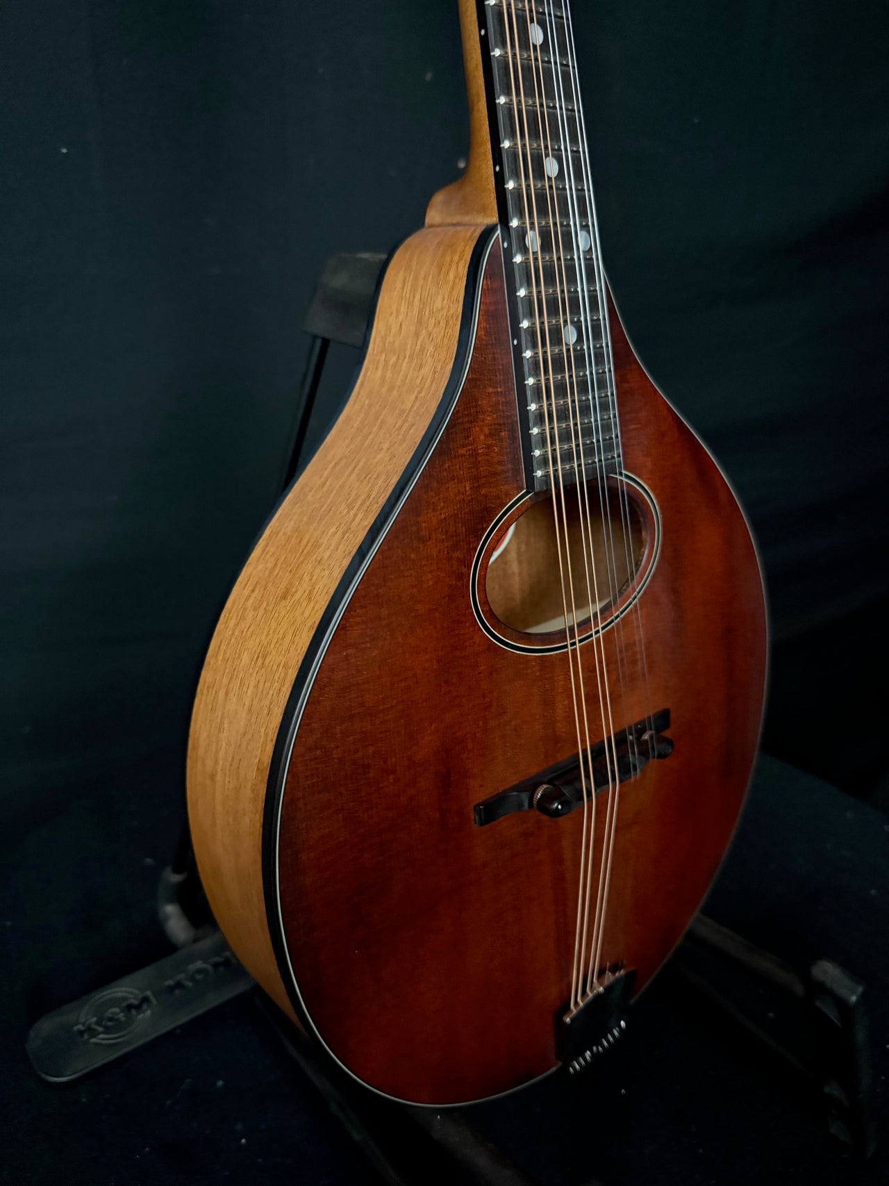 Eastman PCH-M104 Classic finish