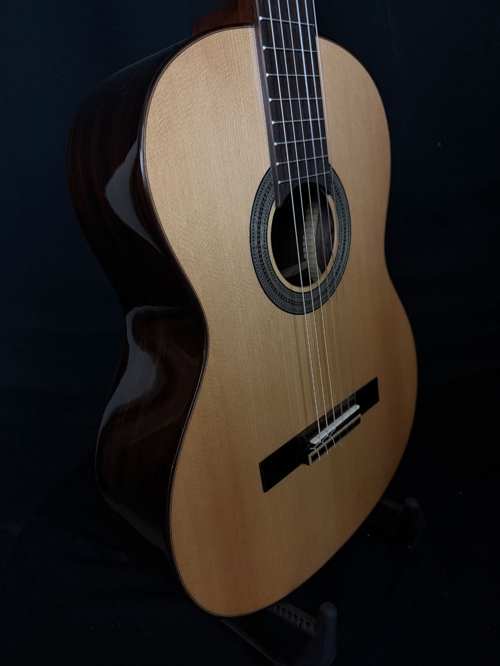 Alvarez AC70 Classical Guitar binding