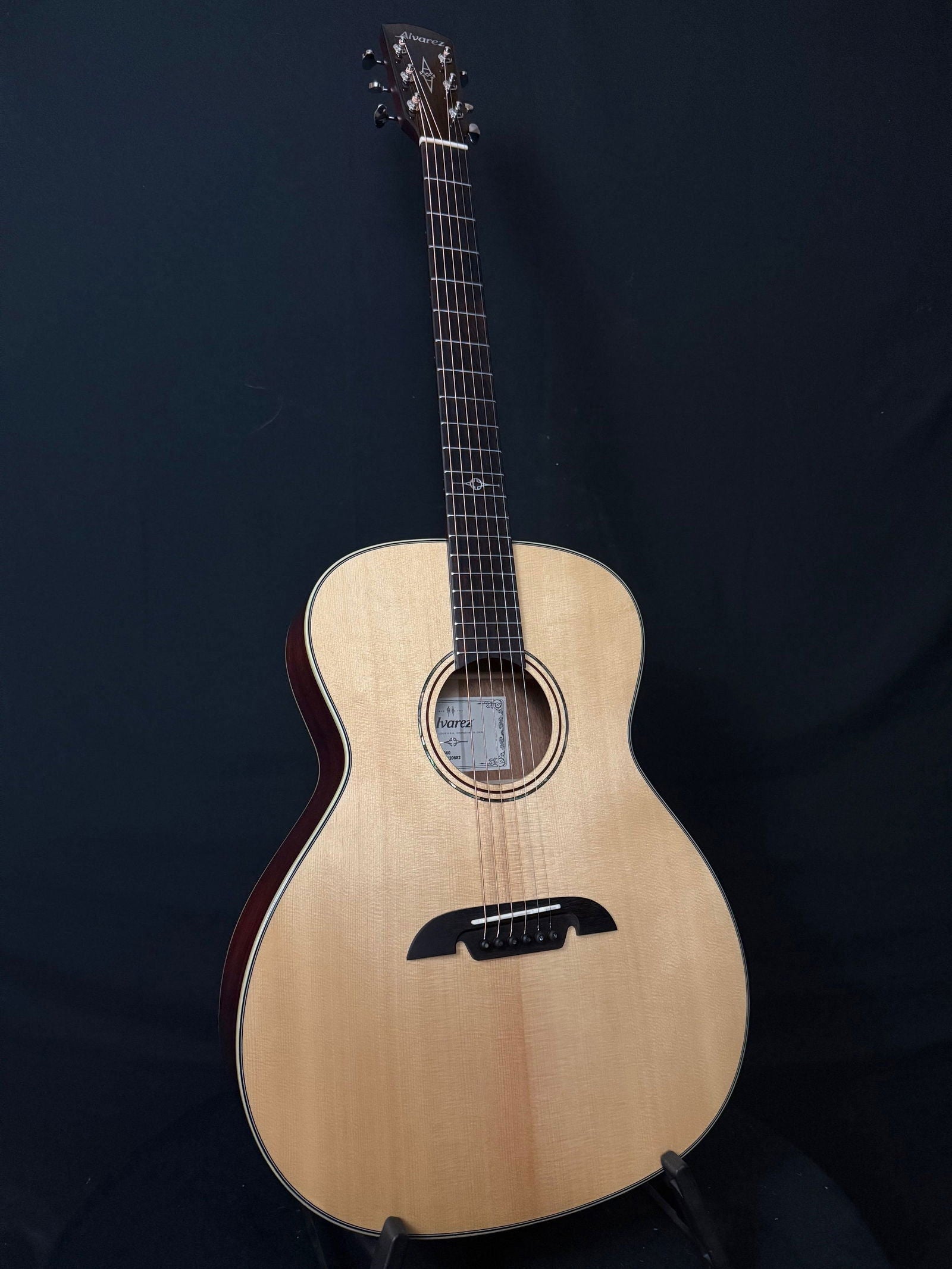 Alvarez Masterworks MG60 Grand Auditorium - Acoustic Corner
