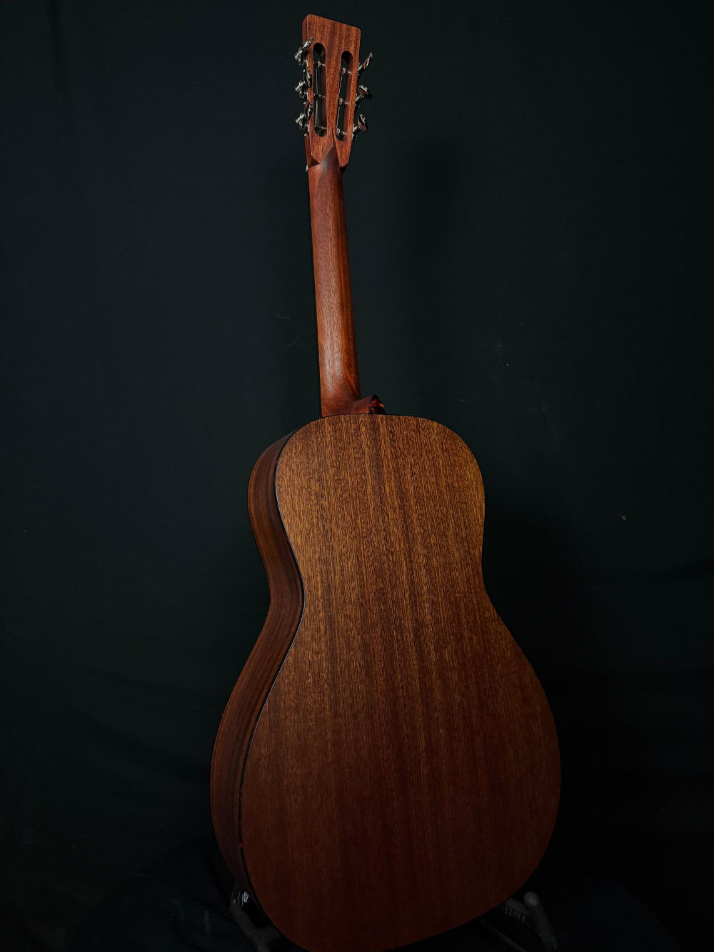 Eastman E1-P-CLA Parlor guitar back