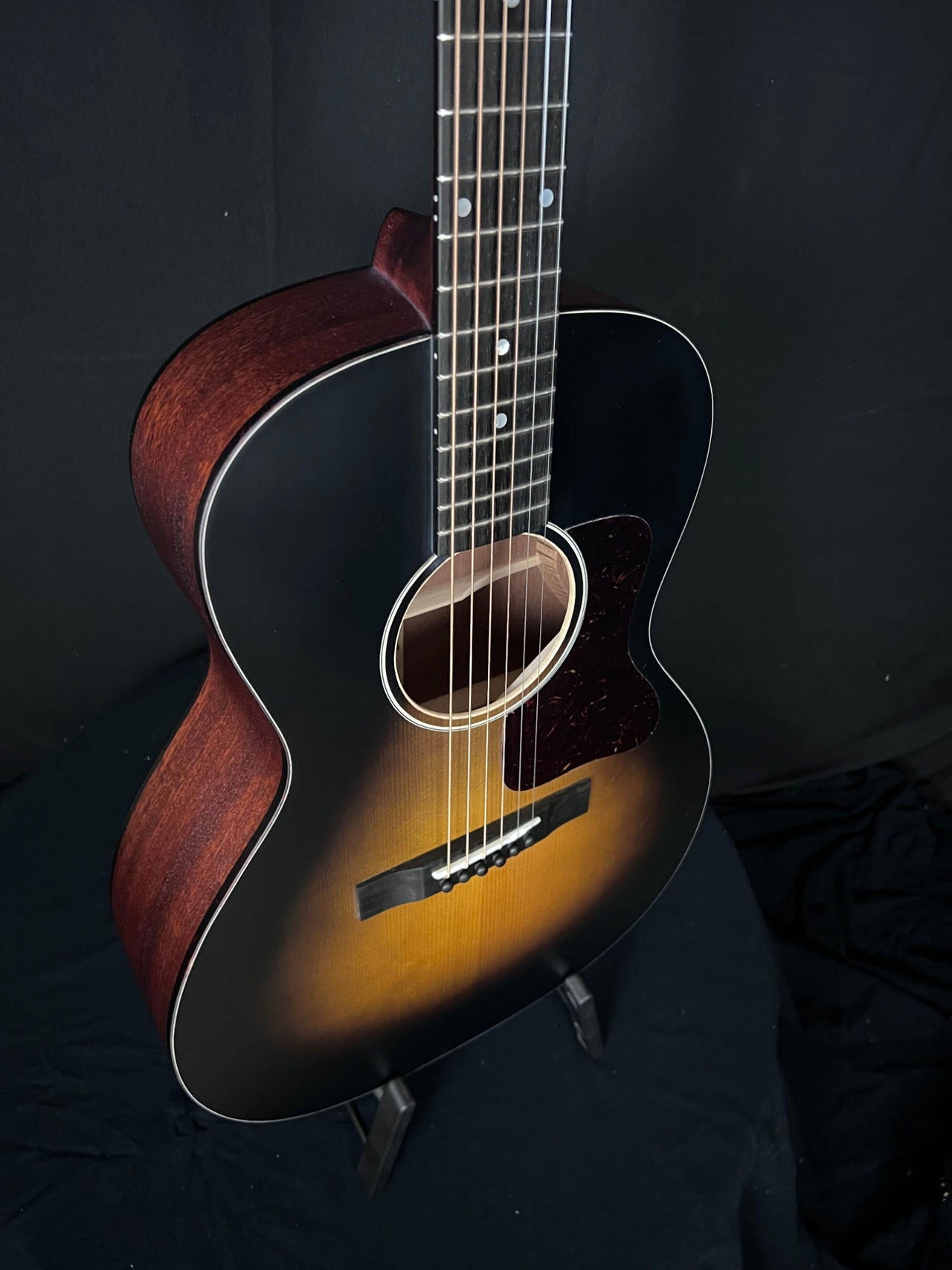 Eastman E1OOSS-SB Acoustic Guitar - Acoustic Corner