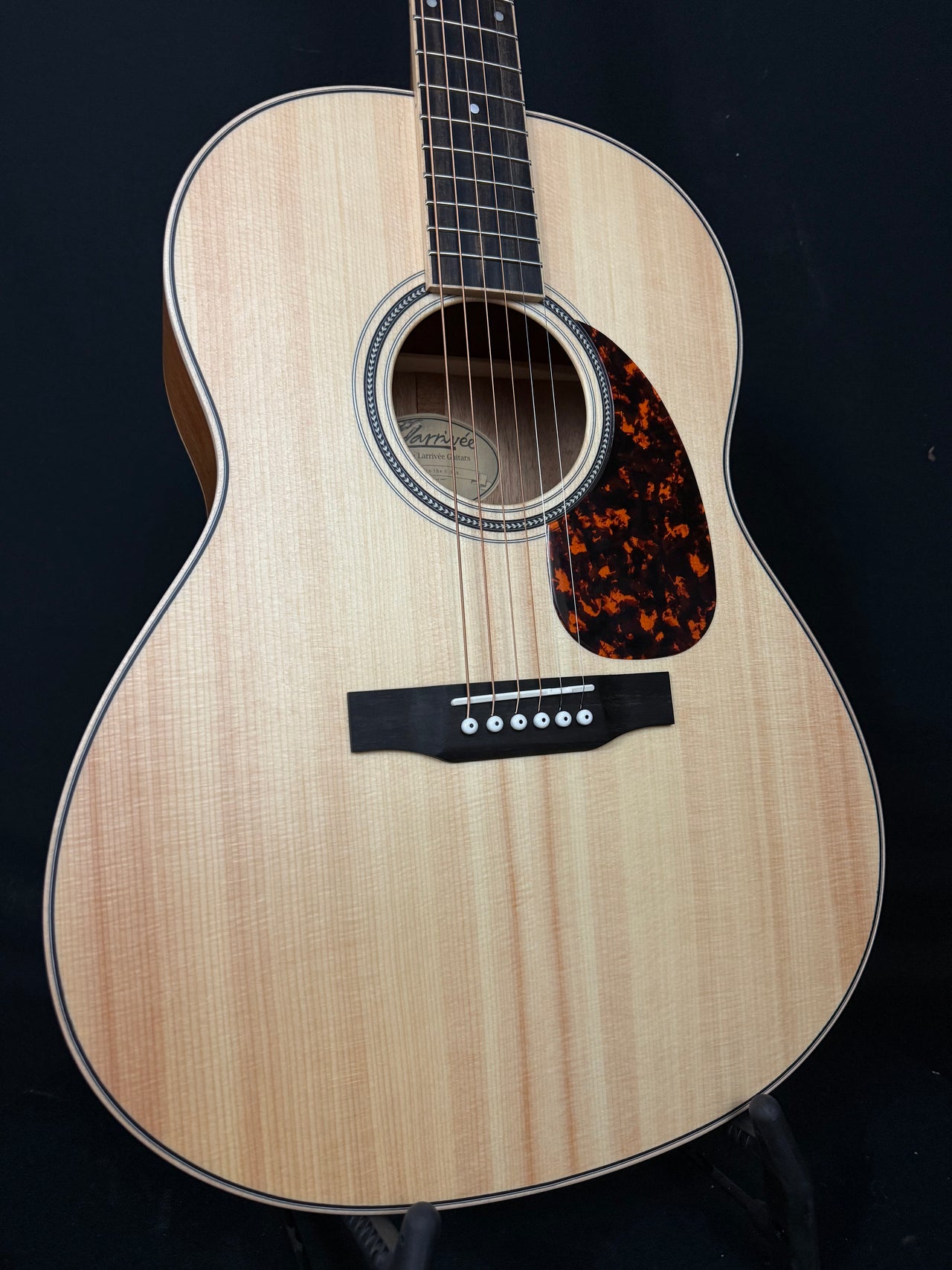 Larrivée L-03