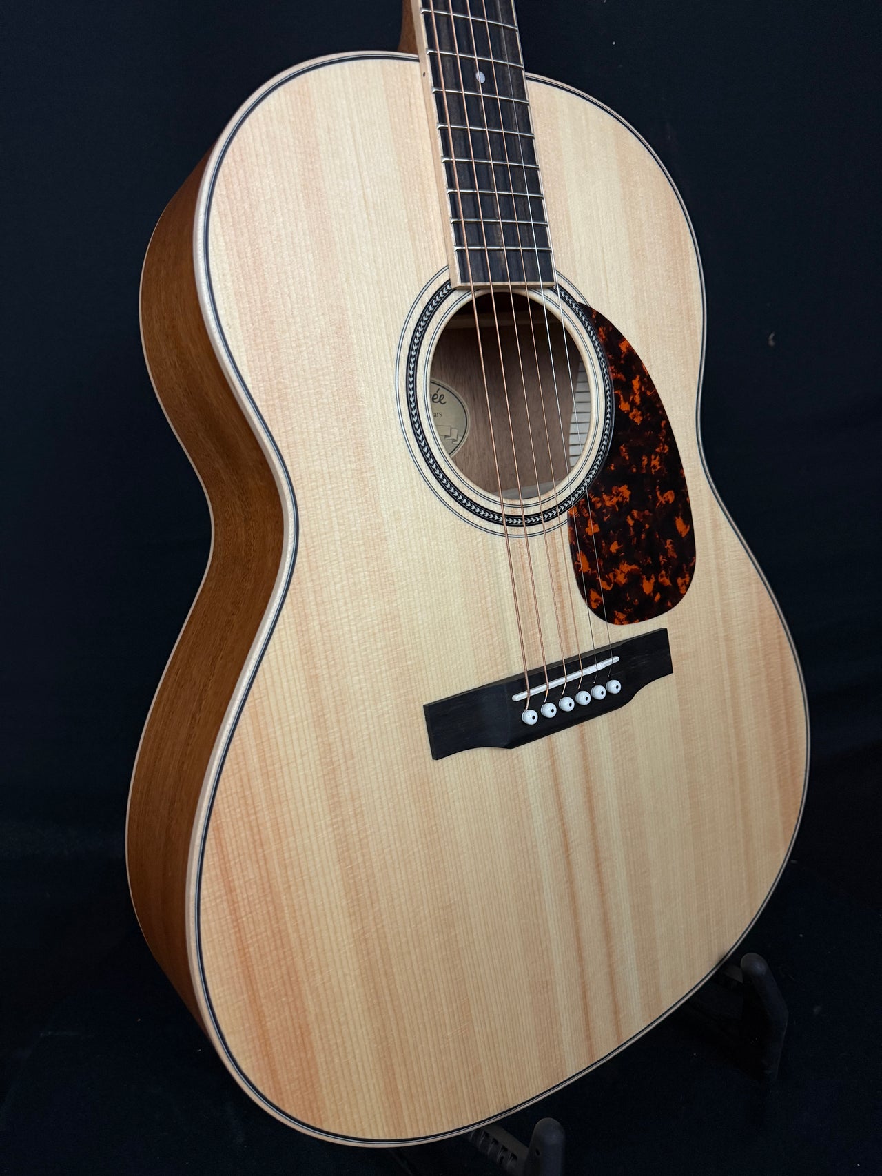 Larrivée L-03