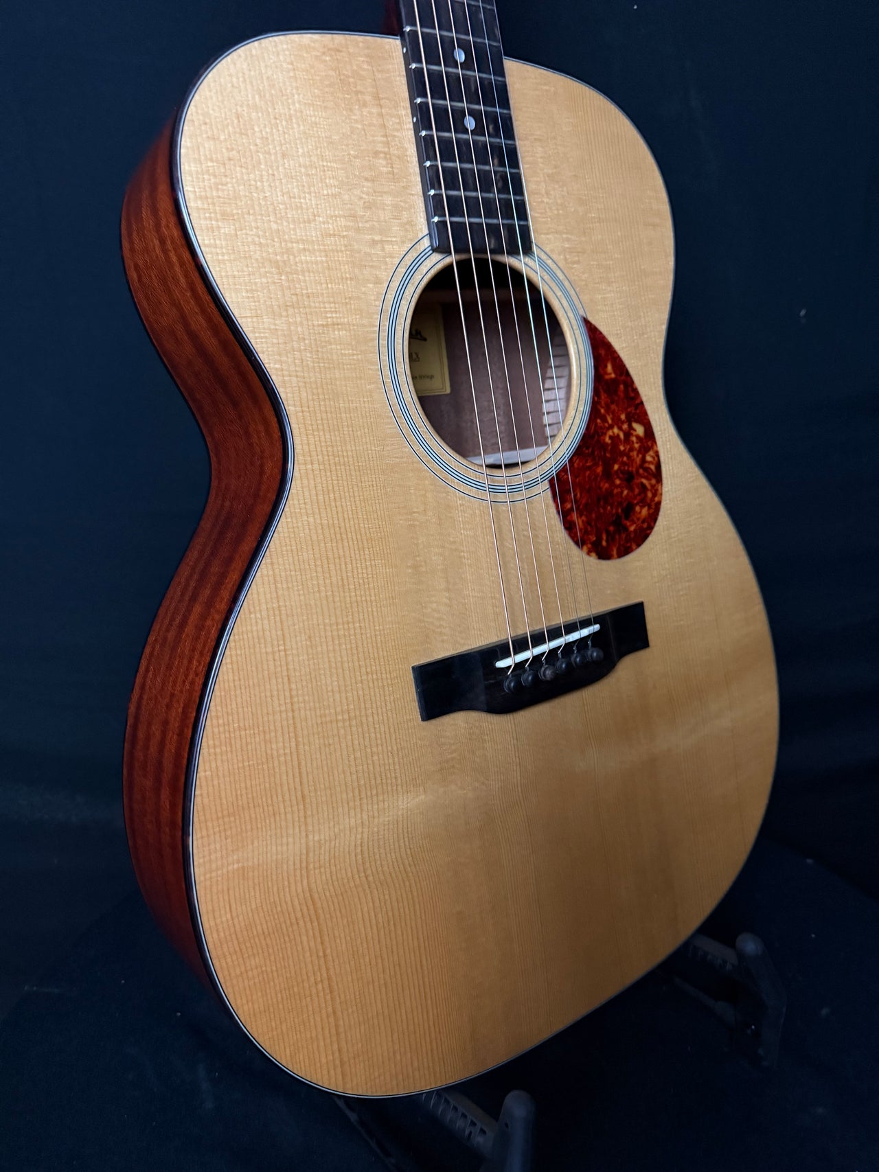 Eastman E1OM-DLX