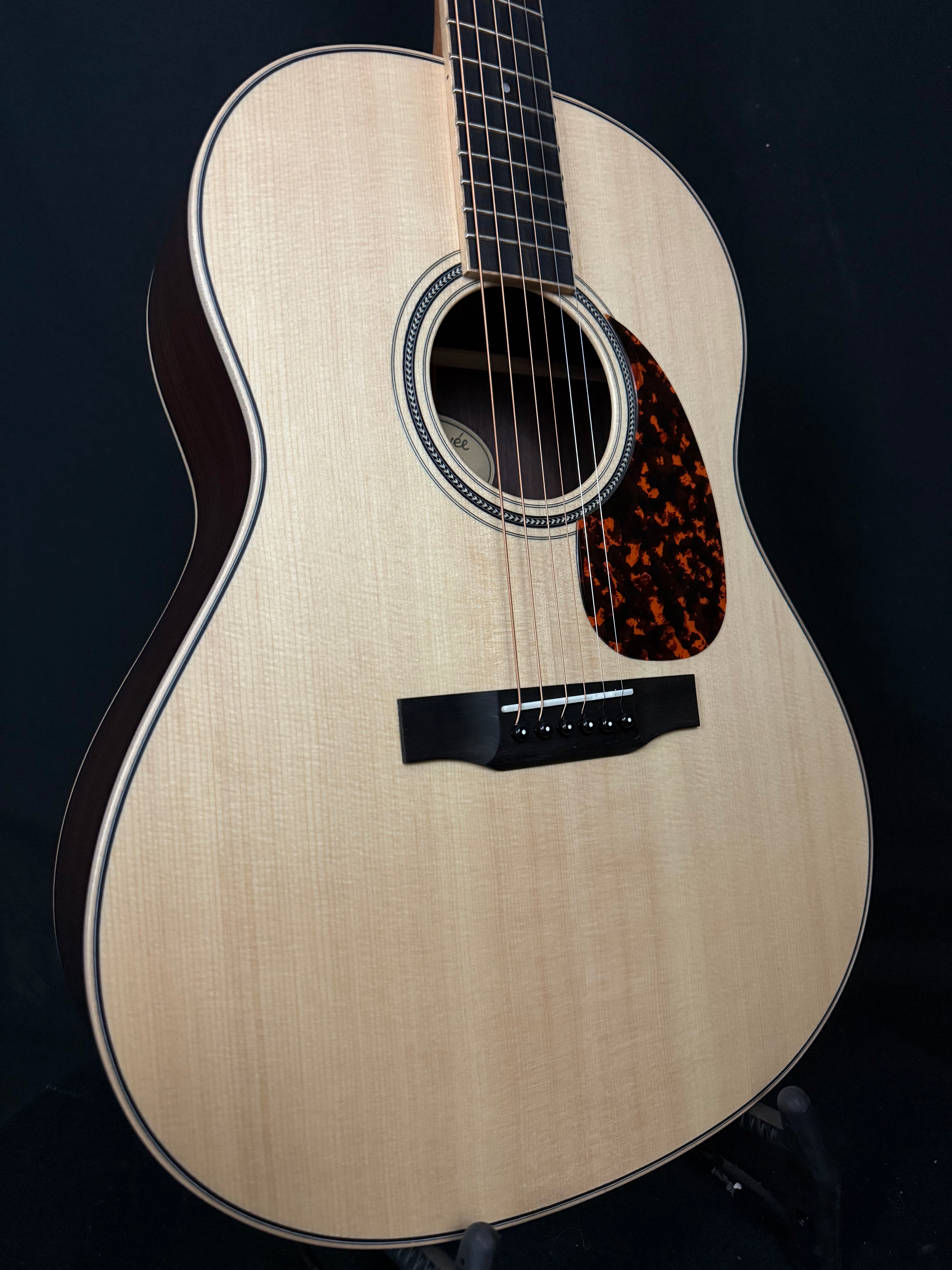 New and Vintage Guitars | Acoustic Corner