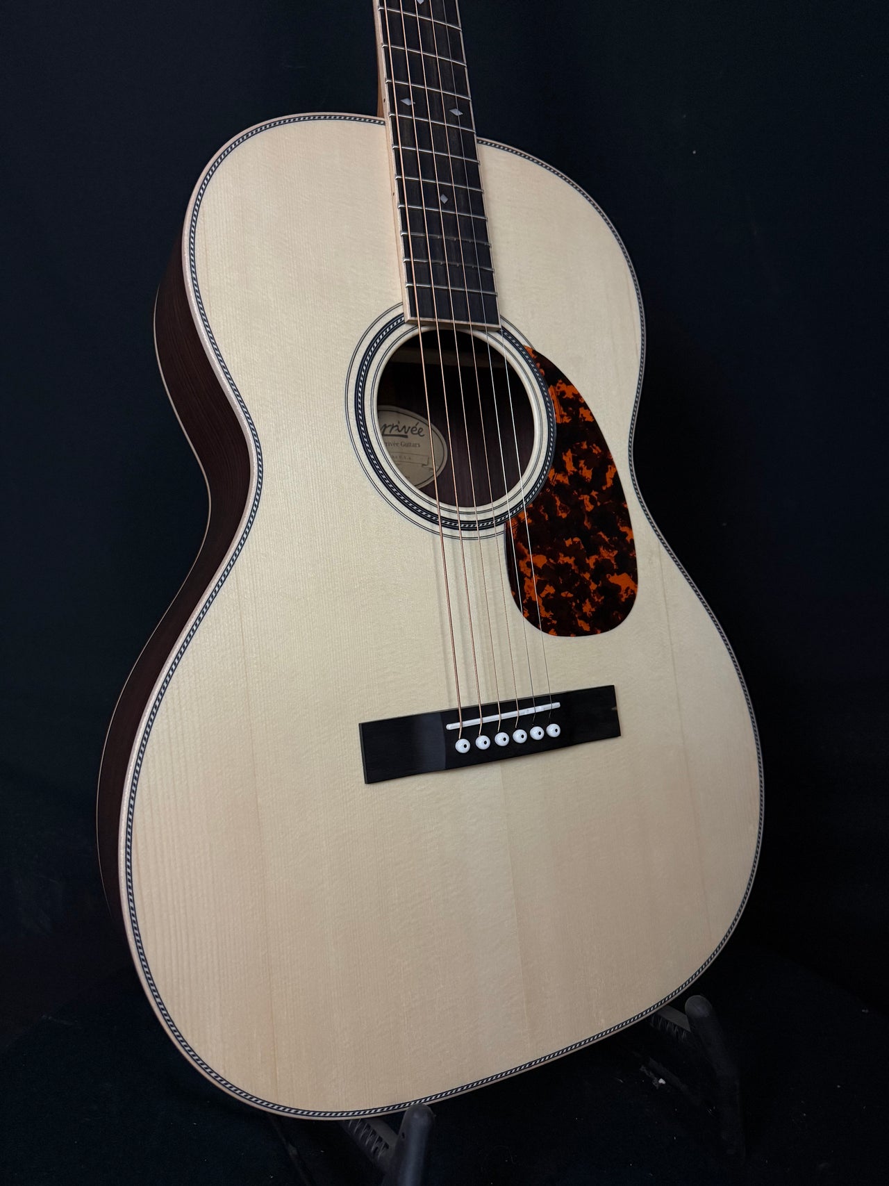 Larrivée 00040R with Moon Spruce top