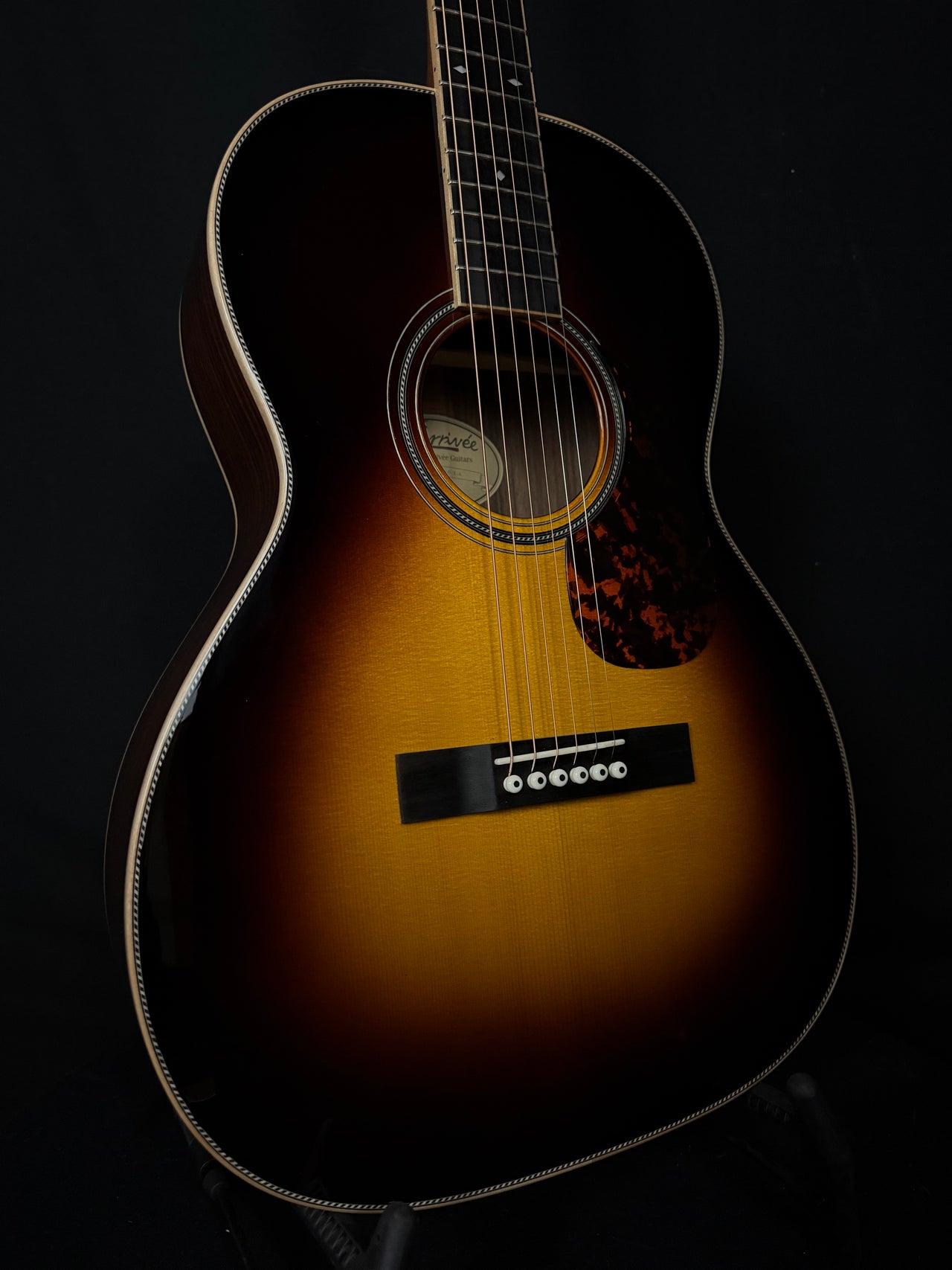 2023 Larrivée 000-44R with Moon Spruce and Tobacco Sunburst Top