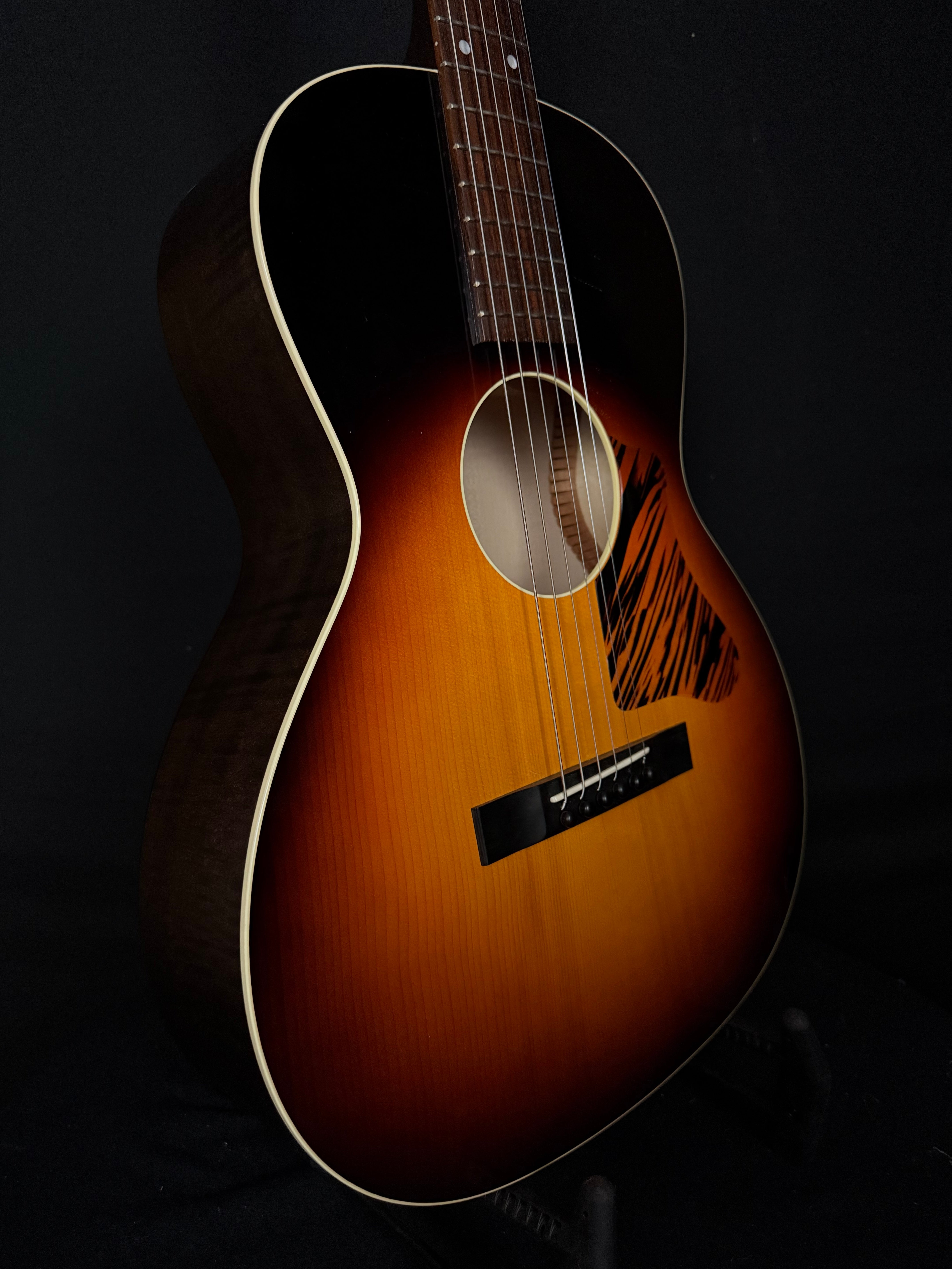 New and Vintage Guitars | Acoustic Corner