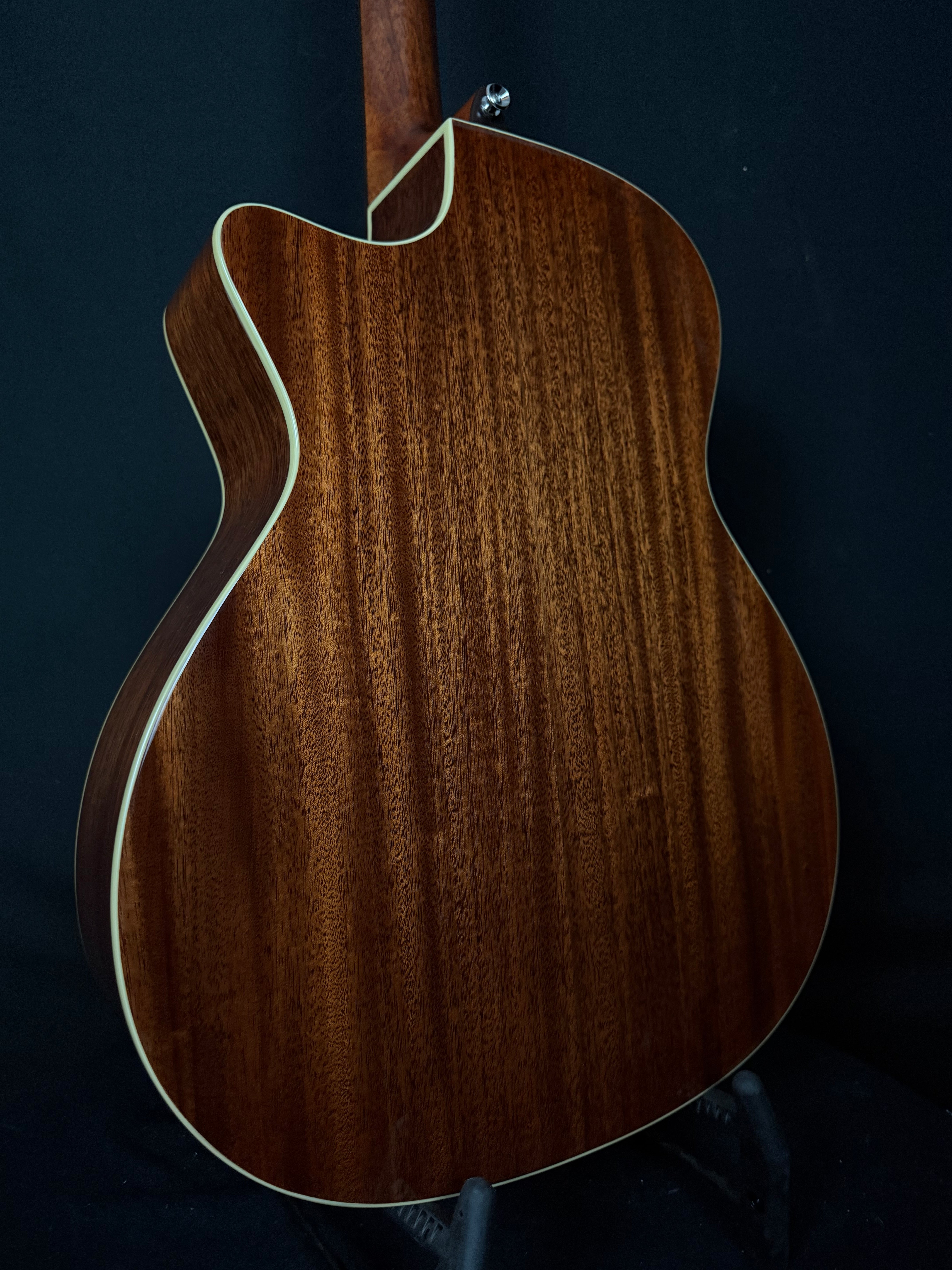 New and Vintage Guitars | Acoustic Corner