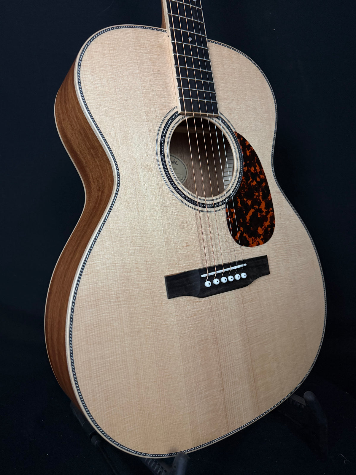 Larrivée OM-40