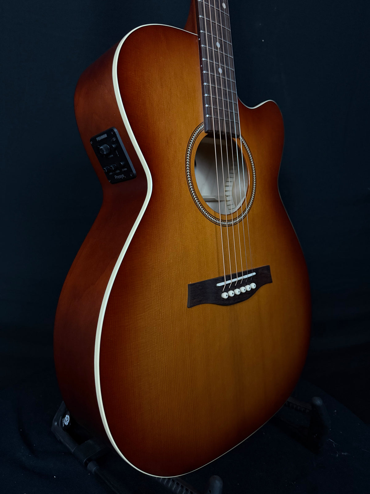 Seagull Entourage Rustic Burst Concert Hall CW EQ