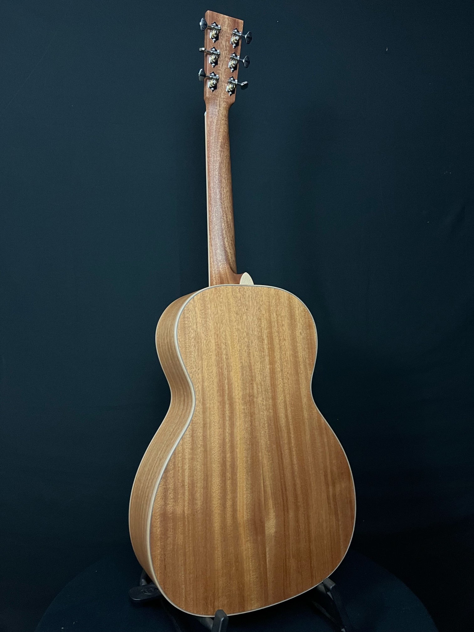 Larrivee 0040 - Acoustic Corner