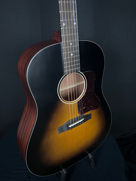 Eastman E1SS sunburst acoustic guitar binding