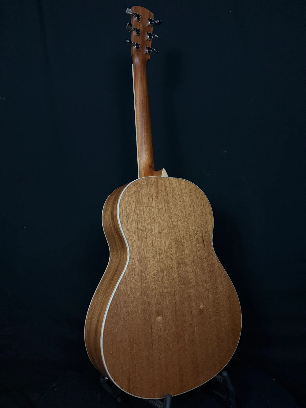 Larrivée L-03 guitar back