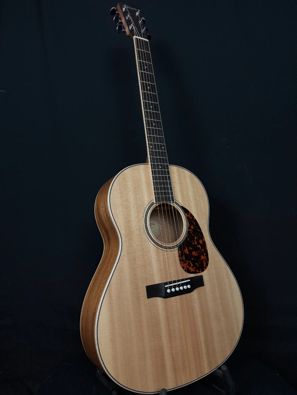 Larrivée L-03 guitar