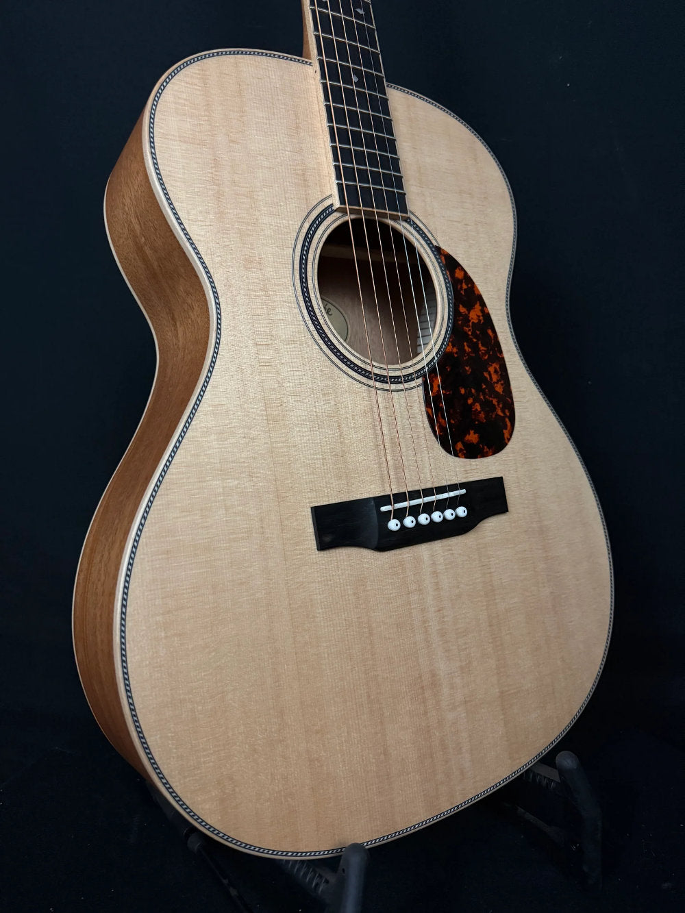 Larrivée OM-40 guitar body