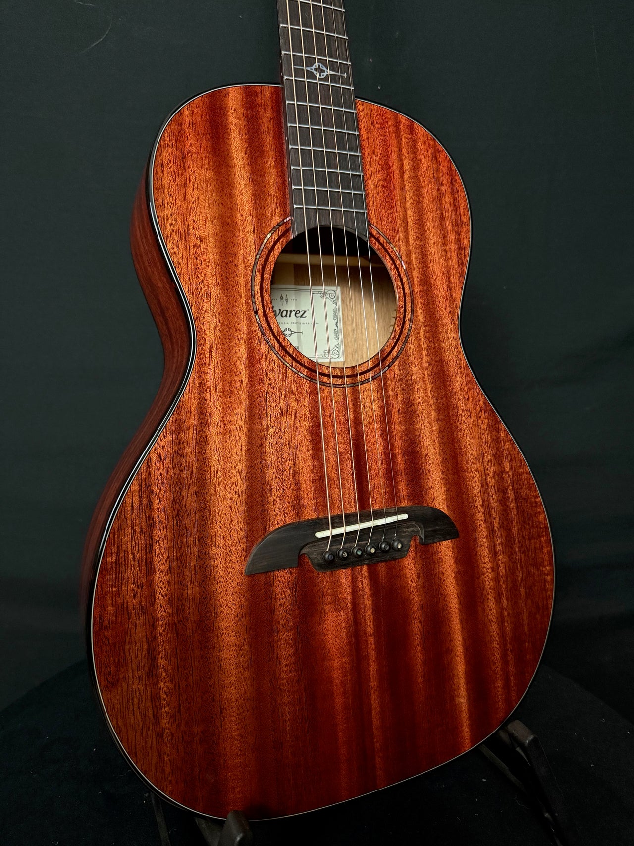 Alvarez Masterworks MP66 Parlor